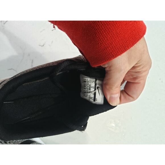 Nike Flyknit Free RN gray and black athletic sneakers Lightweig - Picture 9 of 9